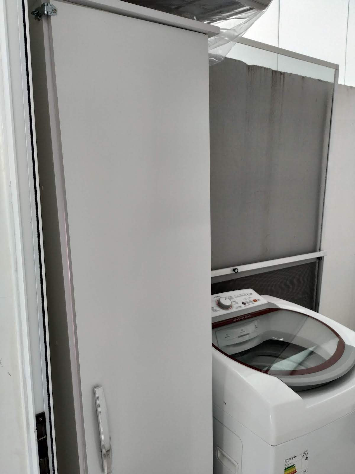 cabinet-close.jpg