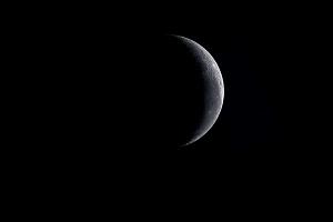 Click image for larger version

Name:	moon.jpg
Views:	615
Size:	23.2 KB
ID:	438007