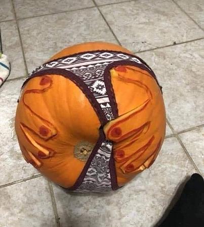 Click image for larger version

Name:	PUMPKIN BUTT.jpg
Views:	248
Size:	172.5 KB
ID:	634631
